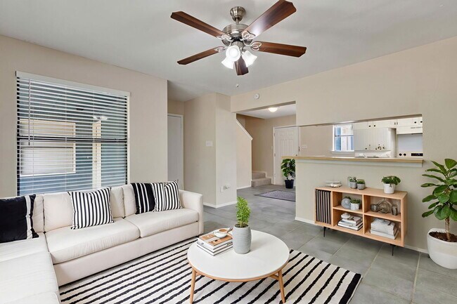 2905 W Slaughter Ln in Austin, TX - Building Photo - Building Photo