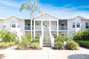 905 Addington Ct in Venice, FL - Building Photo