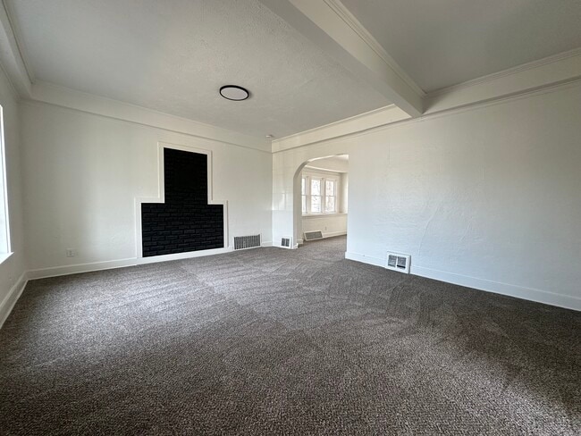 3827 Parker St in Omaha, NE - Building Photo - Building Photo