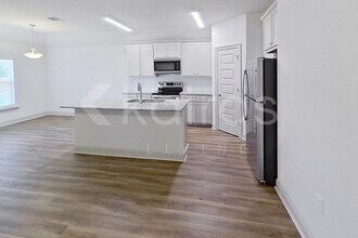 8017 Hendrick Dr in Baton Rouge, LA - Building Photo - Building Photo