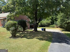 998 Highland Cir SE in Conyers, GA - Building Photo - Building Photo