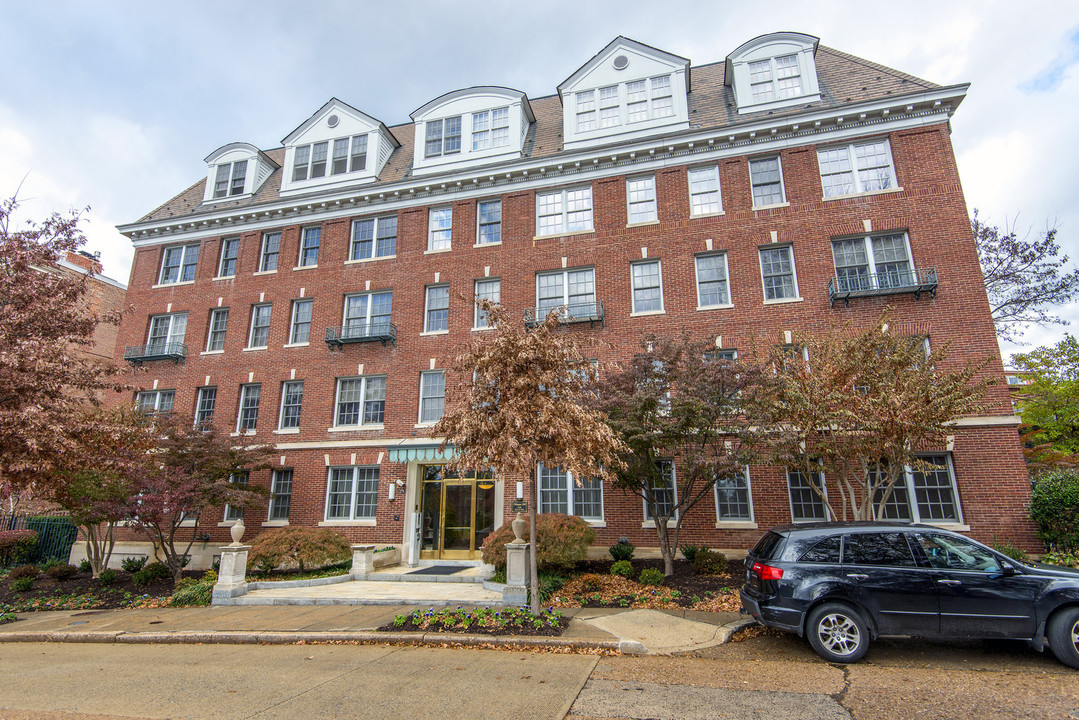 Washington Hill in Washington, DC - Building Photo