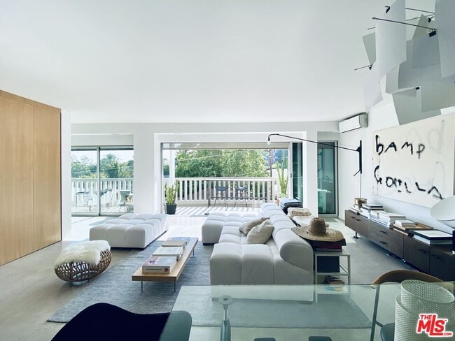 property at 999 N Doheny Dr