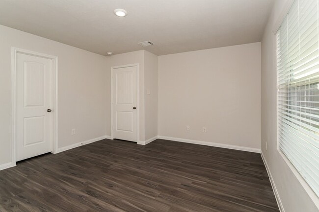 property at 5434 Comel Ct