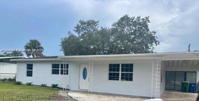 3954 Coconut Cir N in Naples, FL - Building Photo