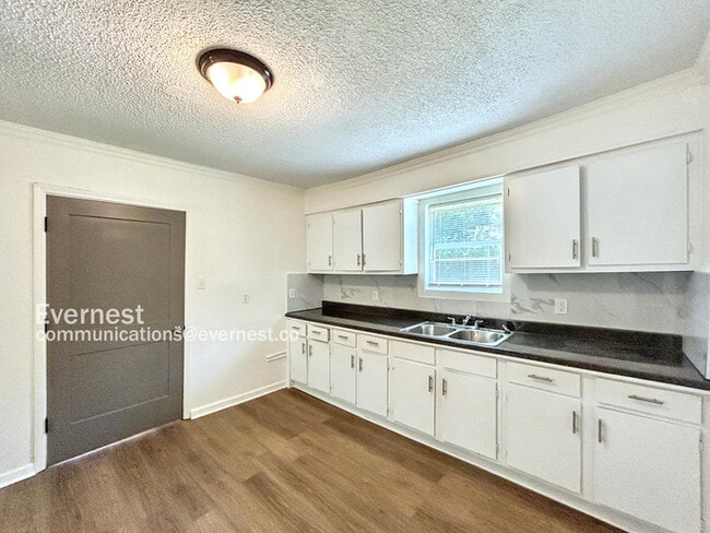 2193 Clifton Ave in Memphis, TN - Building Photo - Building Photo