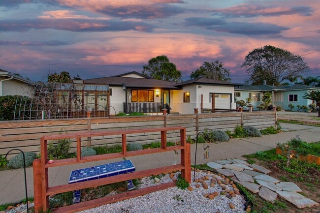 1418 Marshall St in Oceanside, CA - Building Photo - Building Photo