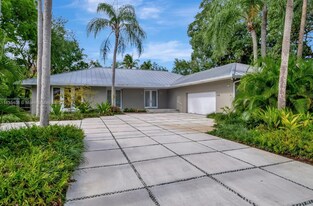 5765 SW 84th St in Miami, FL - Building Photo