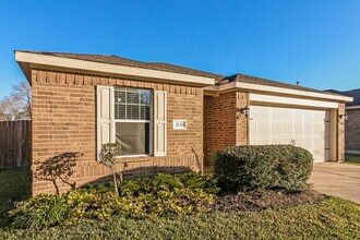 2131 Golden Topaz Dr in Rosharon, TX - Building Photo - Building Photo