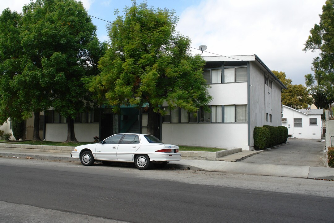 417 E Palmer Ave in Glendale, CA - Building Photo