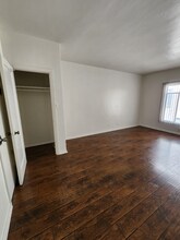 615 Normandie Ave in Los Angeles, CA - Foto de edificio - Building Photo