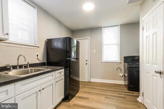 5833 Windsor Ave in Philadelphia, PA - Building Photo - Building Photo