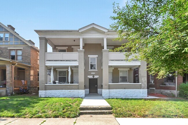 345 Chittenden Ave in Columbus, OH - Foto de edificio - Building Photo