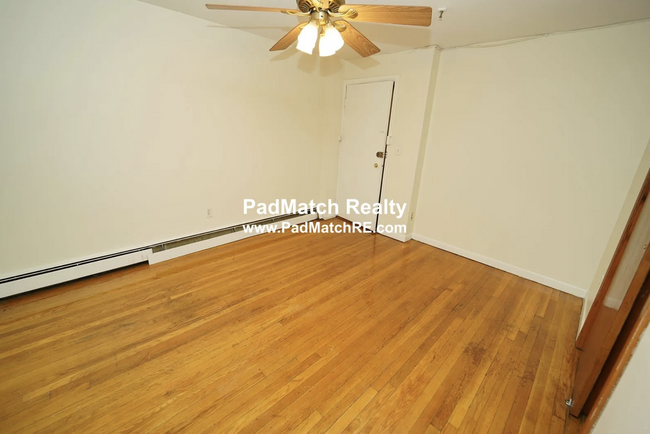 52 Queensberry St, Unit G4 in Boston, MA - Building Photo - Building Photo