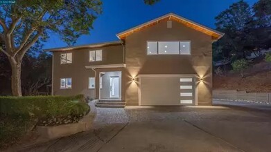 144 Glorietta Blvd in Orinda, CA - Building Photo - Building Photo