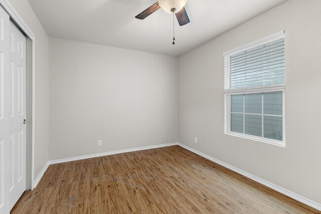 2122 York Bend in San Antonio, TX - Building Photo - Building Photo