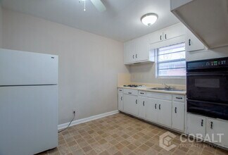 896 Greenwood Ave NE in Atlanta, GA - Foto de edificio - Building Photo