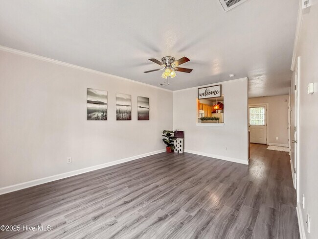 1004 Springwood Dr in Jacksonville, NC - Building Photo - Building Photo