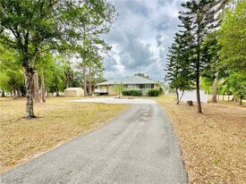 6840 Cadet Ave in Ft. Myers, FL - Building Photo