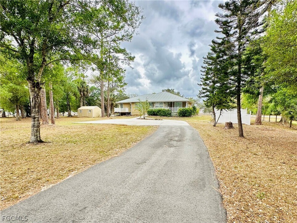 6840 Cadet Ave in Ft. Myers, FL - Building Photo