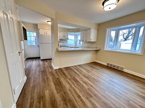 4759 N Sheffield Ave in Whitefish Bay, WI - Building Photo - Building Photo