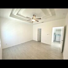 1721 W Sumitt Dr in Pharr, TX - Building Photo - Building Photo