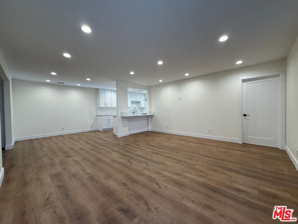 9846 Monogram Ave in Los Angeles, CA - Building Photo