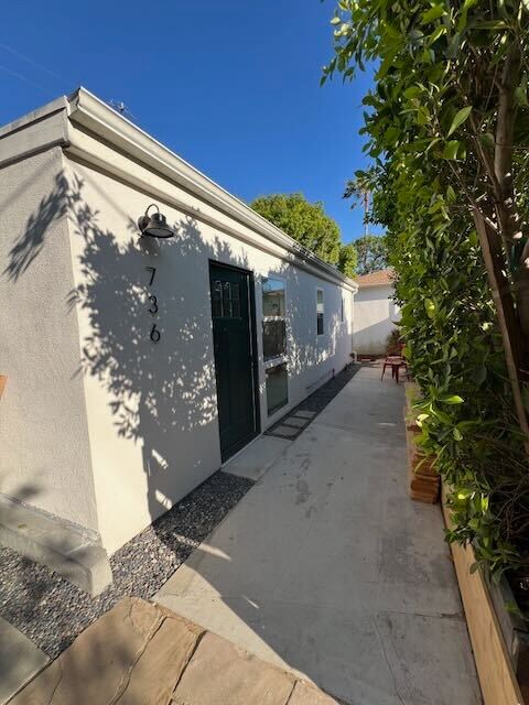 736 N Florence St in Burbank, CA - Building Photo