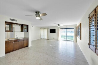 374 Golfview Rd in North Palm Beach, FL - Building Photo - Building Photo