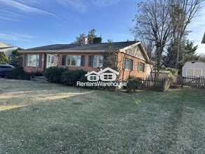 223 Deep Dale Dr in Timonium, MD - Foto de edificio - Building Photo