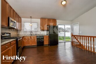 322 Aspen Creek Dr in Wentzville, MO - Building Photo - Building Photo