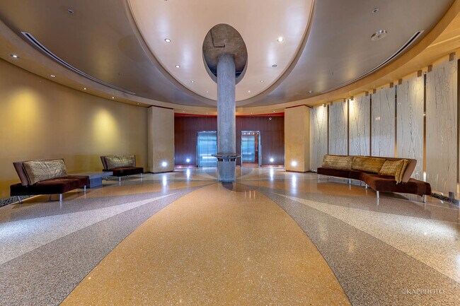 125 E 13th St in Chicago, IL - Foto de edificio - Building Photo