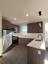 130 Mallory Ave, Unit 401 in Jersey City, NJ - Building Photo