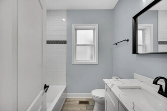 7728 S Bishop St, Unit Apt 1 in Chicago, IL - Building Photo - Building Photo