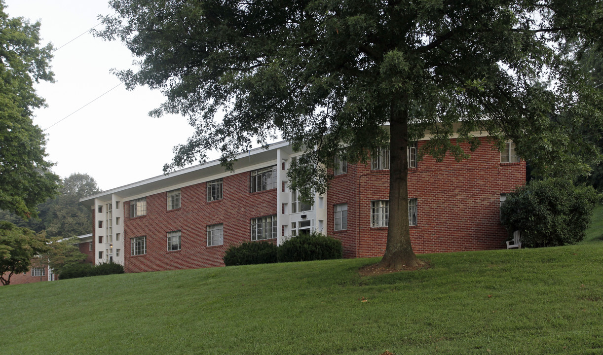 Lee Garden Apartments in Bristol, VA - Building Photo