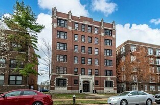 5616 Pershing Ave, Unit 63 in St. Louis, MO - Building Photo