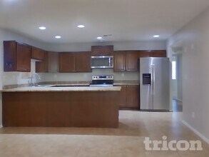 1005 S Solomon in Mesa, AZ - Foto de edificio - Building Photo