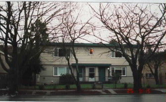5440 Fauntleroy Way SW in Seattle, WA - Building Photo