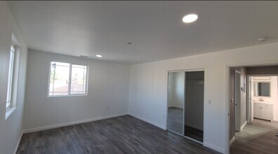 425 E 129th St in Los Angeles, CA - Building Photo - Building Photo