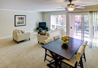 Highridge Apartments in Rancho Palos Verdes, CA - Building Photo - Interior Photo