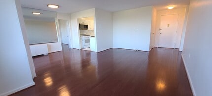 10401 Grosvenor Pl, Unit 518 10401 in Rockville, MD - Foto de edificio - Building Photo