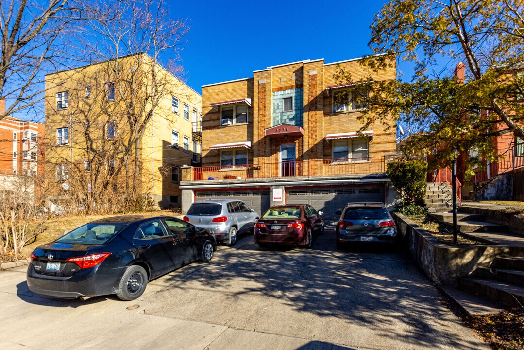 2728 Digby Ave, Unit 1 in Cincinnati, OH - Foto de edificio