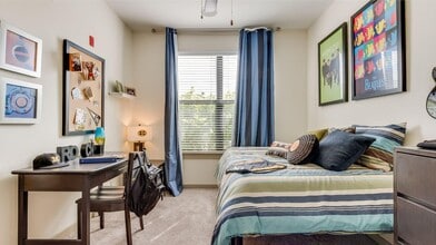 The Domain at Columbia in Columbia, MO - Foto de edificio - Building Photo