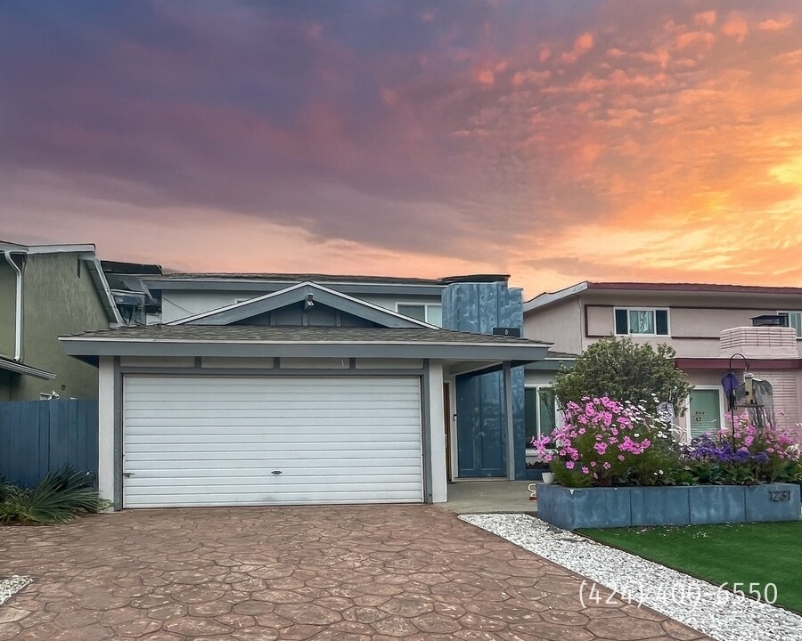 1231 Amethyst St in Redondo Beach, CA - Building Photo