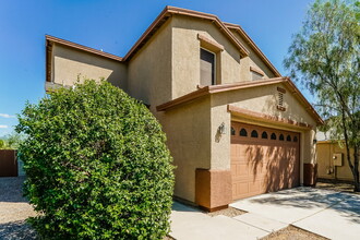 5893 E Fantail Ln in Tucson, AZ - Building Photo - Building Photo