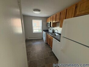 12 Totman Dr, Unit 1 in Woburn, MA - Building Photo - Building Photo