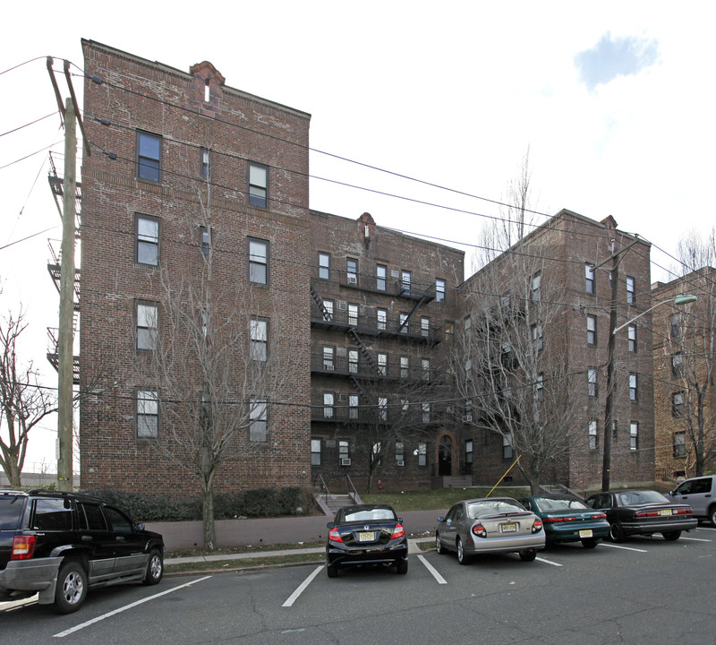 Plattykill Manor Apartments in Bayonne, NJ - Building Photo