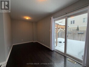 203 Kennevale Dr in Ottawa, ON - Building Photo - Building Photo