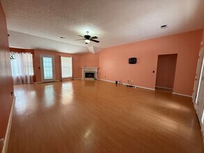 409 Britt Ln in La Vergne, TN - Building Photo - Building Photo