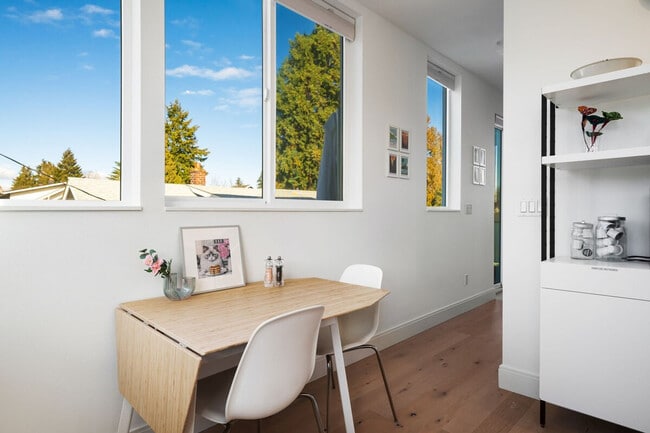 4510 1st Ave NE, Unit SI ID1054656P in Seattle, WA - Building Photo - Building Photo